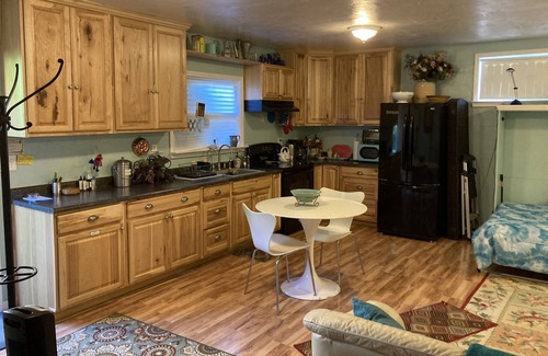 Willits Cabaña | Studio in Town Center - between the Beach and Giant Redwoods