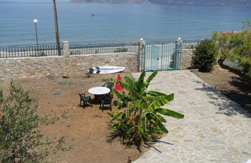 Troizinia Apartamento | Studio in Villa in Kalloni direkt am Meer