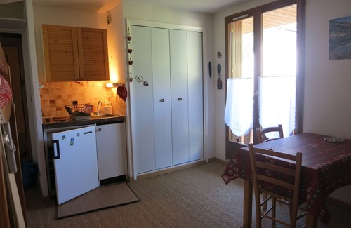 Allos Apartamento | Estudio en un edificio bien cuidado, con conserje en la montaña 1400m.