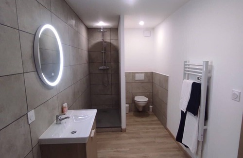 Lamure-sur-Azergues Apartamento | Studio Indépendant au Cœur du Beaujolais Vert