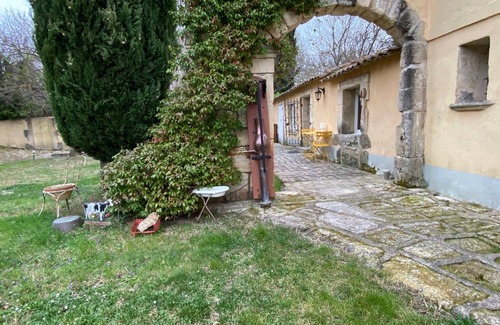 Tarascon Apartamento | Studio Indépendant au Calme Avec Piscine