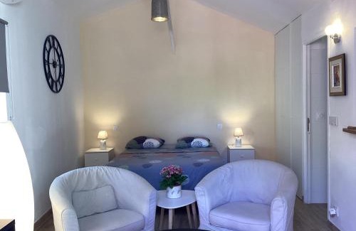 Cap-d'Antibes Casa | Studio indépendant, front de mer et plage à 200m