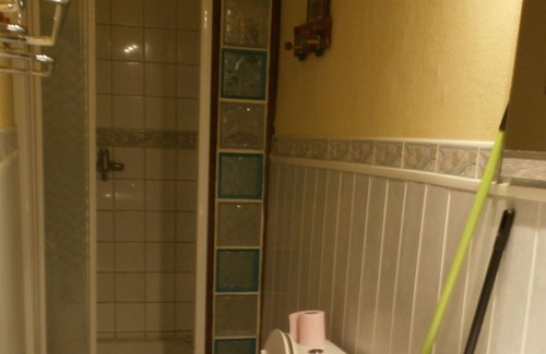 Fleury-les-Aubrais Apartamento | Estudio independiente equipado Casa en FLEURY LES AUBRAIS.
