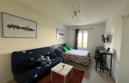 Chatellerault Apartamento | Studio Jozy I confort et jardin en ville 4pers I Futuroscope