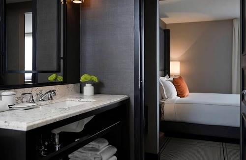 Logan Circle Casa | Studio King at Viceroy Washington DC, Short Drive to The National Mall!