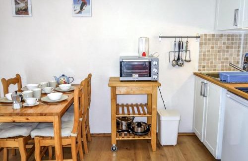 Les Contamines-Montjoie Apartamento | Studio L'Enclave I et J-28 by Interhome