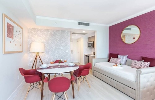 Coconut Grove Apartamento | Estudio, vista al mar, cocina americana. PARQUE GRATUITO / PISCINA / GIMNASIO