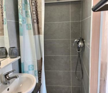 Evreux Apartamento | STUDIO LE SAUMON FACE GARE EVREUX