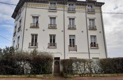 La Roche-Posay Apartamento | Studio "Les Jonquilles": beautiful view over the valley
