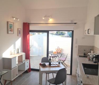 Puget-Ville Apartamento | Studio logement entier calme neuf climatisé avec extérieur