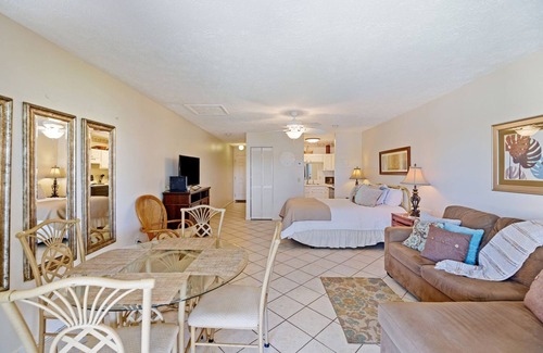 El Centro Beach Condominio | Studio - Lullwater 299 bottom floor No Elevator!