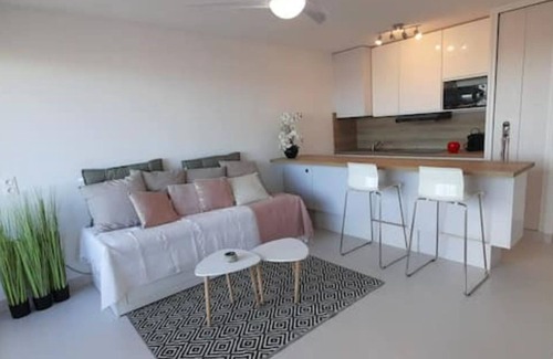 Port-la-Nouvelle Apartamento | Studio, Lumineux et Doux Face à la Mer. Wifi et Parking Privé