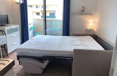 Balaruc-les-Bains Apartamento | Studio lumineux avec balcon exposé sud, tout équipé et classé 2 étoiles. - FR-1-553-139