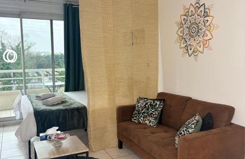 Chelles Apartamento | Studio lumineux sans vis a vis avec balcon privé