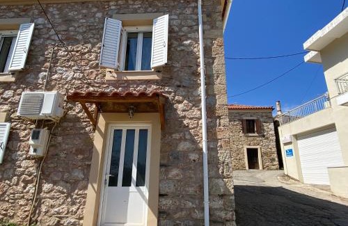 Monemvasia Apartamento | Studio Maria Barbajonn's Stone House