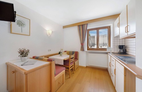Salonetto Apartamento | Apartamento "Meran" con vistas a la montaña, Wi-Fi, balcón y jardín