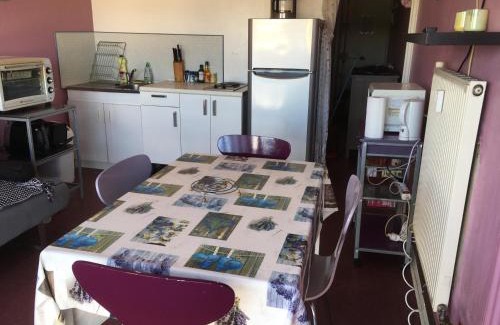 Balaruc-les-Bains Apartamento | Studio meublé 28m2 vue côté Balaruc centre et massif de la Gardiole
