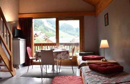 Meribel Centre Apartamento | Studio mezzanine 5 pers avec balcon sud, cœur Méribel, proche pistes et commerces - FR-1-180-304