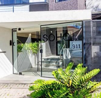 Bigorrilho Apartamento | Studio Moderno com sacada Ap 48 Soho Life