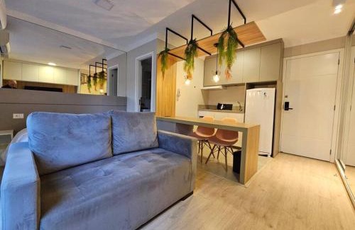 Bigorrilho Apartamento | Studio Moderno com sacada Ap 25 Soho Life