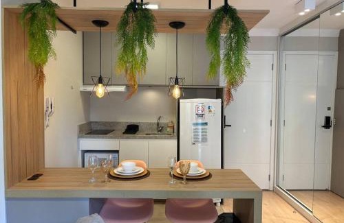 Bigorrilho Apartamento | Studio Moderno com sacada Ap 25 Soho Life