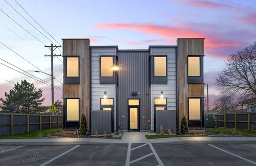 Detroit Apartamento | Studio Monthly & Daily Rental For Traveling Professionals,Corporate & Student's