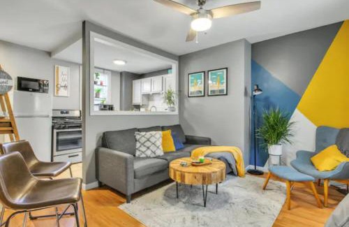 Lower Lawrenceville Apartamento | Studio near Arsenal Park l Street Parking