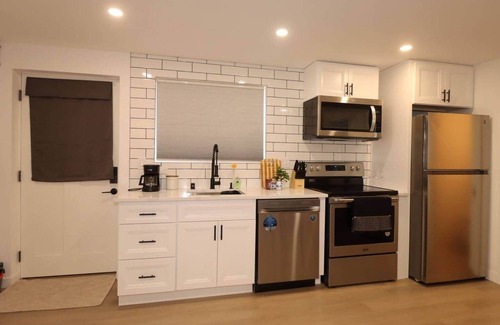 Columbia City Casa | Studio | Near Downtown + Airport Train + Stadium