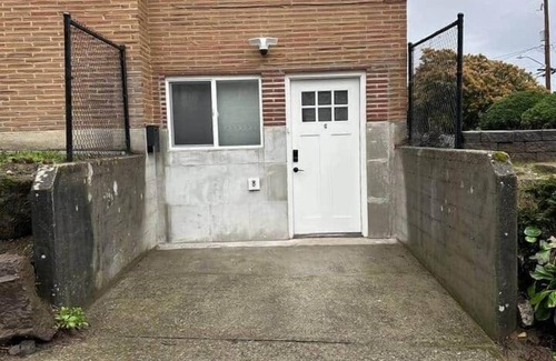 Columbia City Casa | Studio | Near Downtown + Airport Train + Stadium