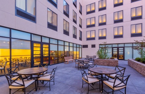 Fremont Apartamento | ¡Estudio accesible cerca del centro de la ciudad con transporte, desayuno y acceso a la piscina GRATIS!