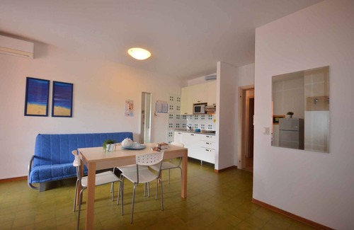 Bibione Lido dei Pini Apartamento | Apartamento vacacional con televisor y caja fuerte