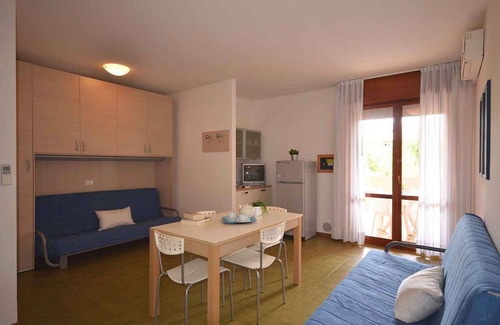 Bibione Lido dei Pini Apartamento | Apartamento vacacional con televisor y caja fuerte