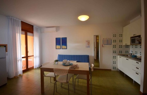 Bibione Lido dei Pini Apartamento | Apartamento vacacional con televisor y caja fuerte