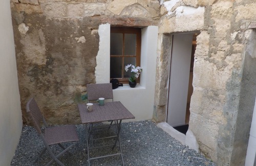 Fontenay-le-Comte Casa | Studio Neuf Avec Courette Privative