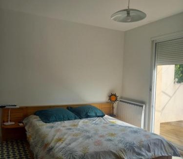 Allegre Les Fumades Apartamento | studio neuf climatisé
