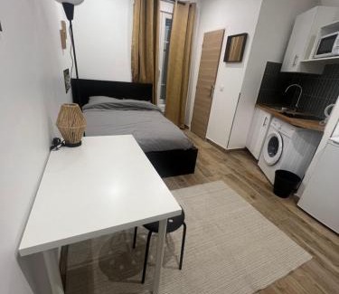 Colombes Apartamento | studio neuf rue de saint denis (colombes)