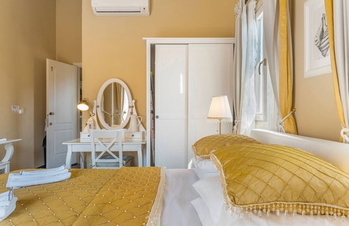 Pedi Casa | Estudio 'No 1 Double Symi Nautilus' con vistas al mar, Wi-Fi y aire acondicionado