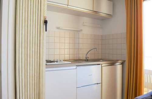Cavaliere Beach Apartamento | Estudio en playa Cavalière con terraza, 1er piso, 2 plazas