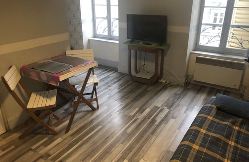 Contrexeville Apartamento | Estudio frente al casino y spa