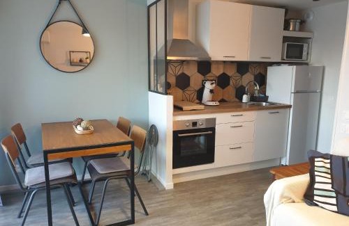 Balaruc-les-Bains Apartamento | STUDIO OU T2, rénovés, tous climatisés, vue panoramique, parking, piscine