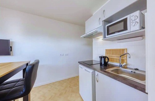 Bobigny Apartamento | Studio Pablo à 4 min du Métro 5 et du Tram 2 ! Proche Paris, Idéal Pour un duo
