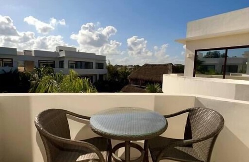 Francisco Uh May Casa | A completar