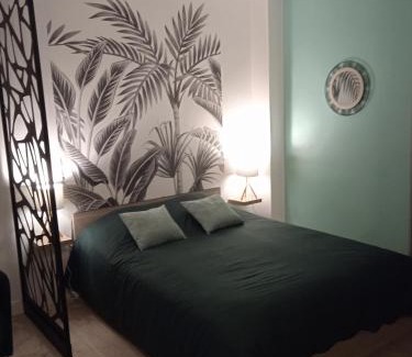 Bagnoles-de-l'Orne Apartamento | Studio plein centre face au lac, cave vélo