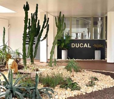 Villeneuve Loubet Beach Apartamento | STUDIO-PORT-MARINA, Parking privé, climatisé au "DUCAL"