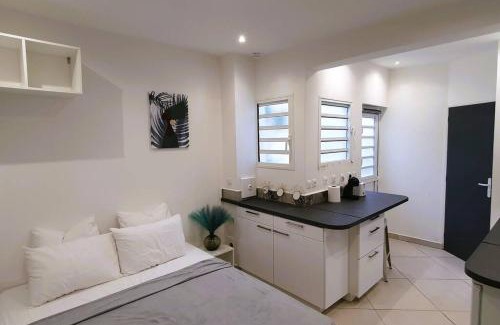 Saint-Denis Apartamento | Studio pour 2 personnes proche de l'hôpital et du jardin de l'état