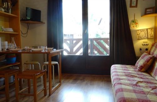 Bourg-Saint-Maurice Apartamento | Studio pour 3 personnes avec piscine et proche funiculaire - FR-1-411-279