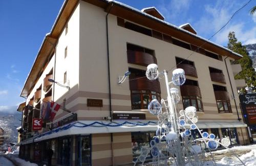 Brides-les-Bains Apartamento | Studio pour 4 personnes, centre-ville, proche télécabine et thermes, Brides-les-Bains - FR-1-512-157