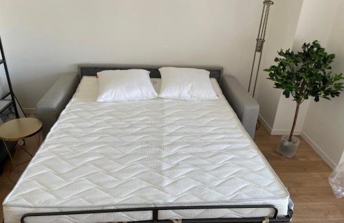 Republique–Point-du-Jour Apartamento | Studio pour 2 personnes avec Balcon Metro Marcel Sambat