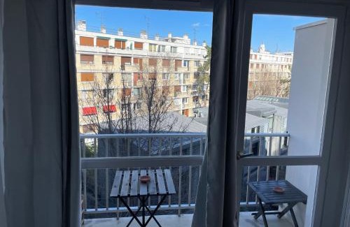 Republique–Point-du-Jour Apartamento | Studio pour 2 personnes avec Balcon Metro Marcel Sambat