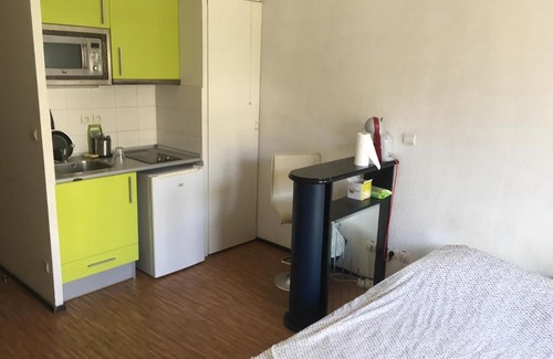 Aiguerelles Apartamento | Studio proche des plages avec place de parking privée.